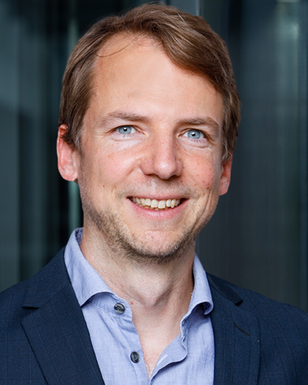 Elias Naumann